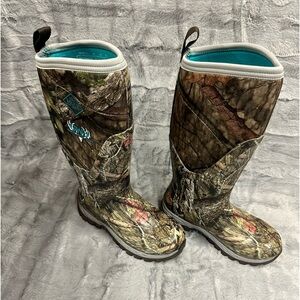 Muck Boots - Arctic Hunter Tall GWG Boots - Camo - Size 7 - Gently Worn
